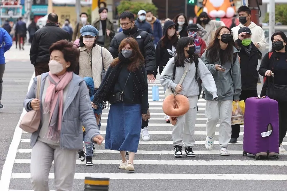 大降溫！北部明起濕冷3天「最低僅11度」　周四回暖全台飆30度