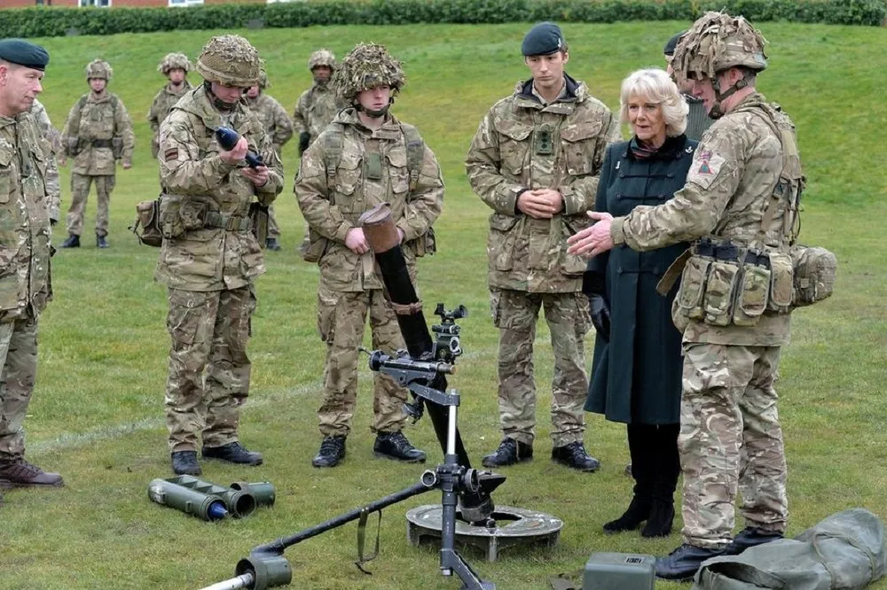 英軍將全面換裝120公厘新迫砲　尋求硫磺反裝甲飛彈更便宜替代方案