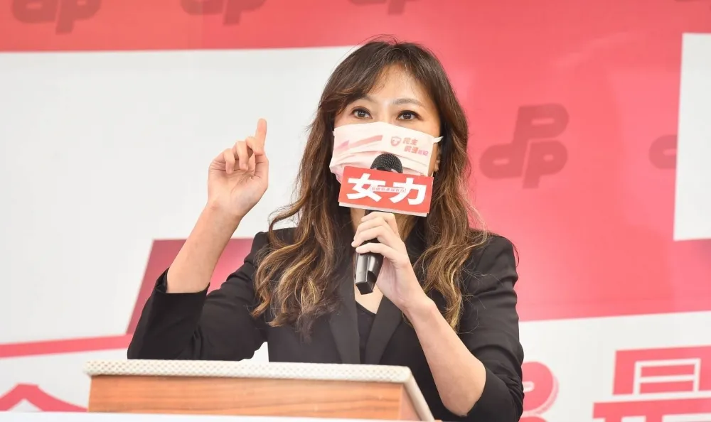 前總統府發言人戀已婚隨扈判賠75萬　Kolas怒：花蓮高分院見