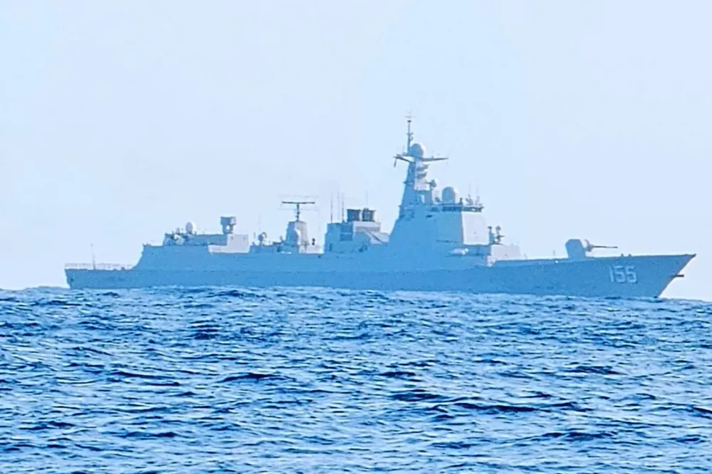 解放軍「南京艦」闖東部海域　和拉法葉級艦對峙