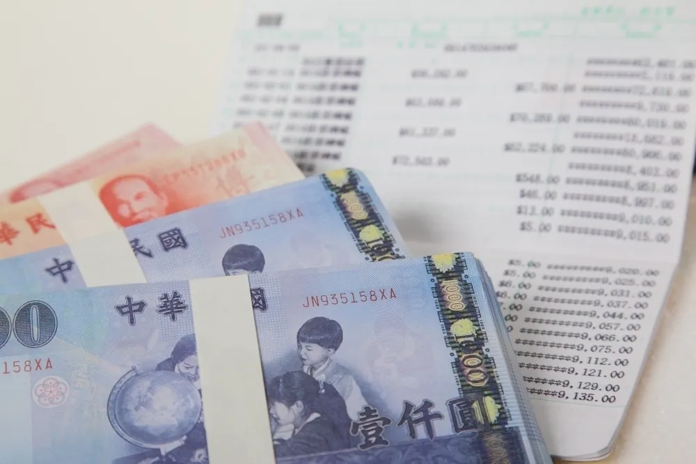 蔡明芳專欄：央行突襲升息半碼　「青年安心貸」不安心
