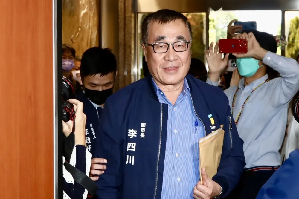柯文哲出示台智光公文再槓北市府　李四川反擊：柯8年漠視釀苦果