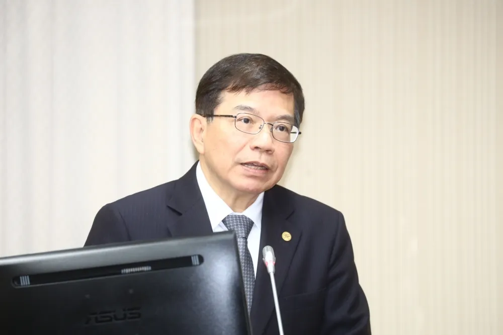 藍委提北市22時後停紅線不開單　交通部長回應了