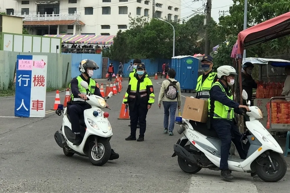 清明掃墓6大墓區　高市交警協力疏導