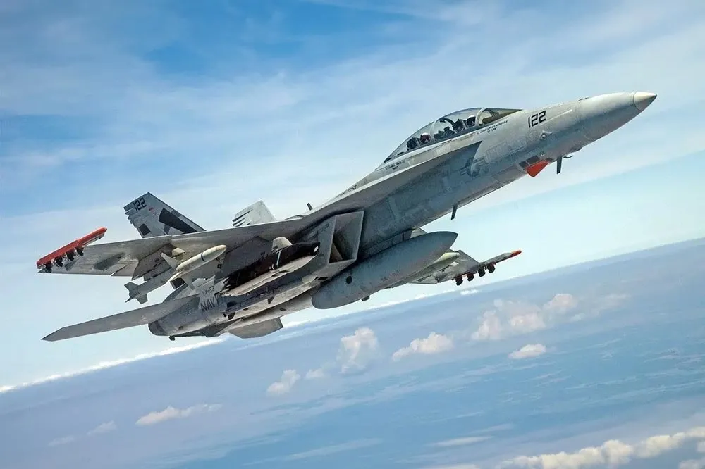 【有片】美AGM-158C遠程反艦飛彈首度實現「4彈同飛」　未來有望成我國「不對稱」戰力之一　