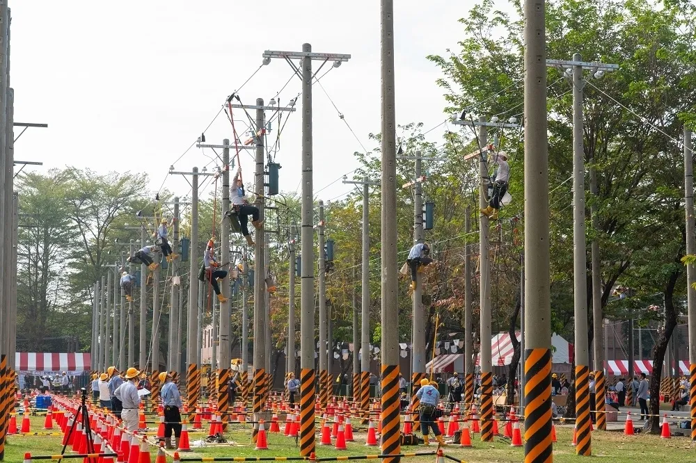 【北基險釀限電】台電四部發電機組跳機　台積電出手救援　