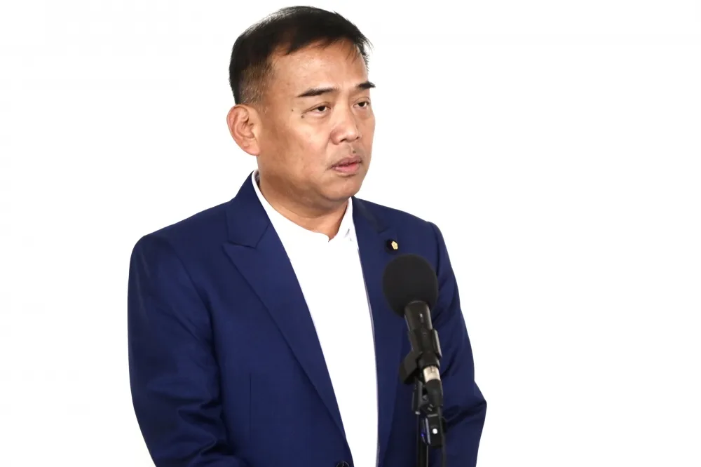 藍營「盧生門」竟是立院人員誤插卡導致　誰幫按表決器仍是謎