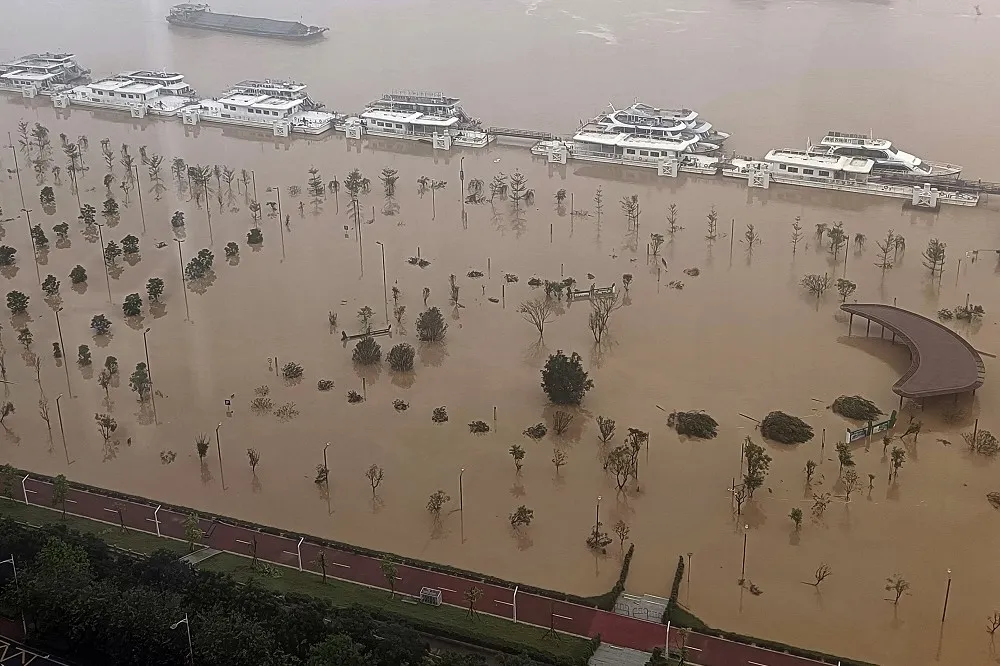 【有片】連日暴雨中國廣東一半泡在水裡　至少4死10失蹤