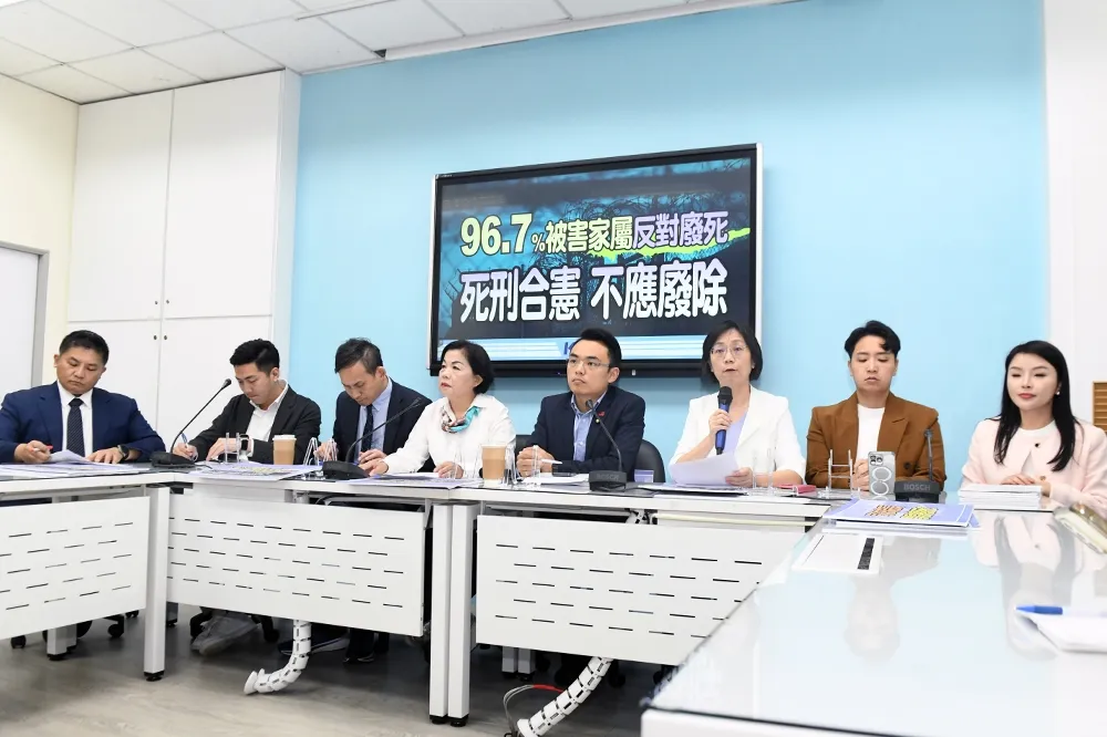 大法官問「一定要跟大多數民意妥協嗎？」　國民黨團籲：別和人民對幹