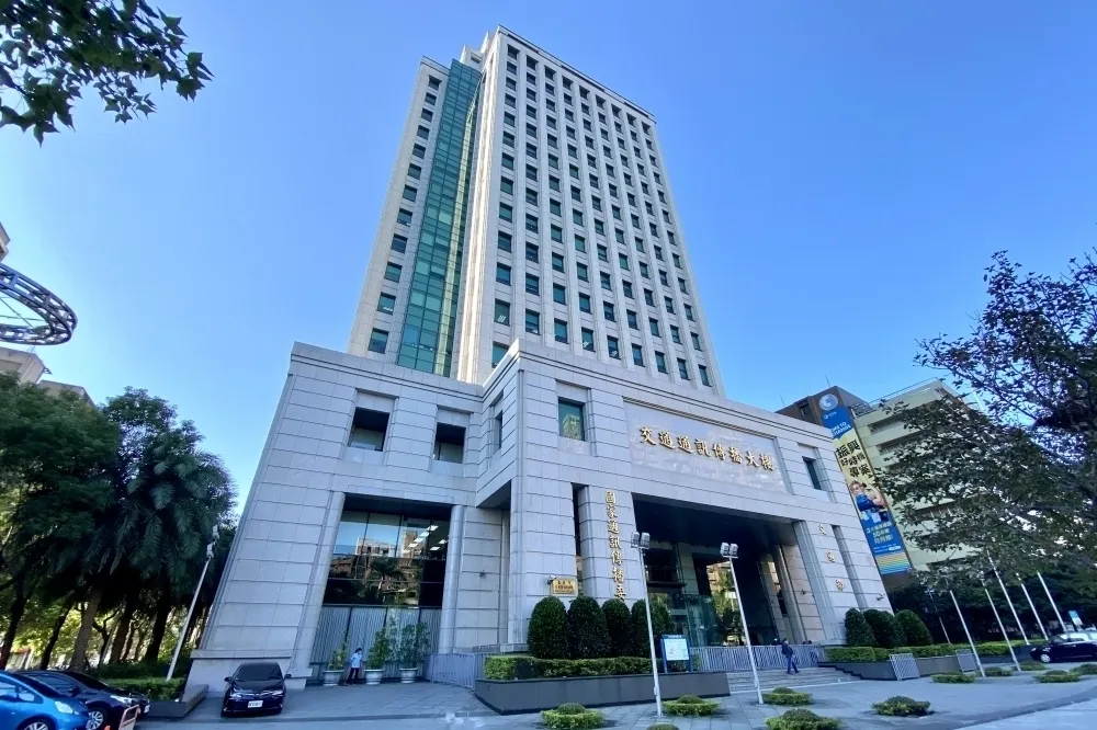 快訊／「劉下翁上」 NCC新委員名單出爐！　政院提名翁柏宗、陳炳宏、羅慧雯、詹懿廉