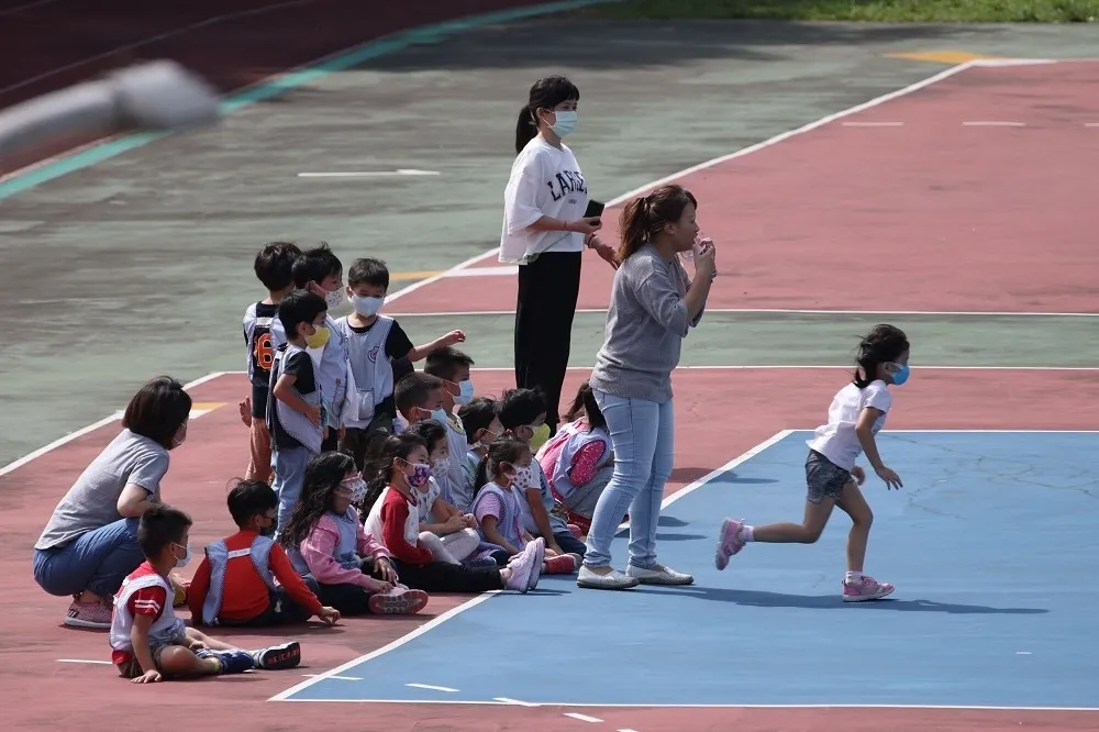 腸病毒肆虐單周1.39萬人次就診　雙北、台中、台南累計約450班次停課