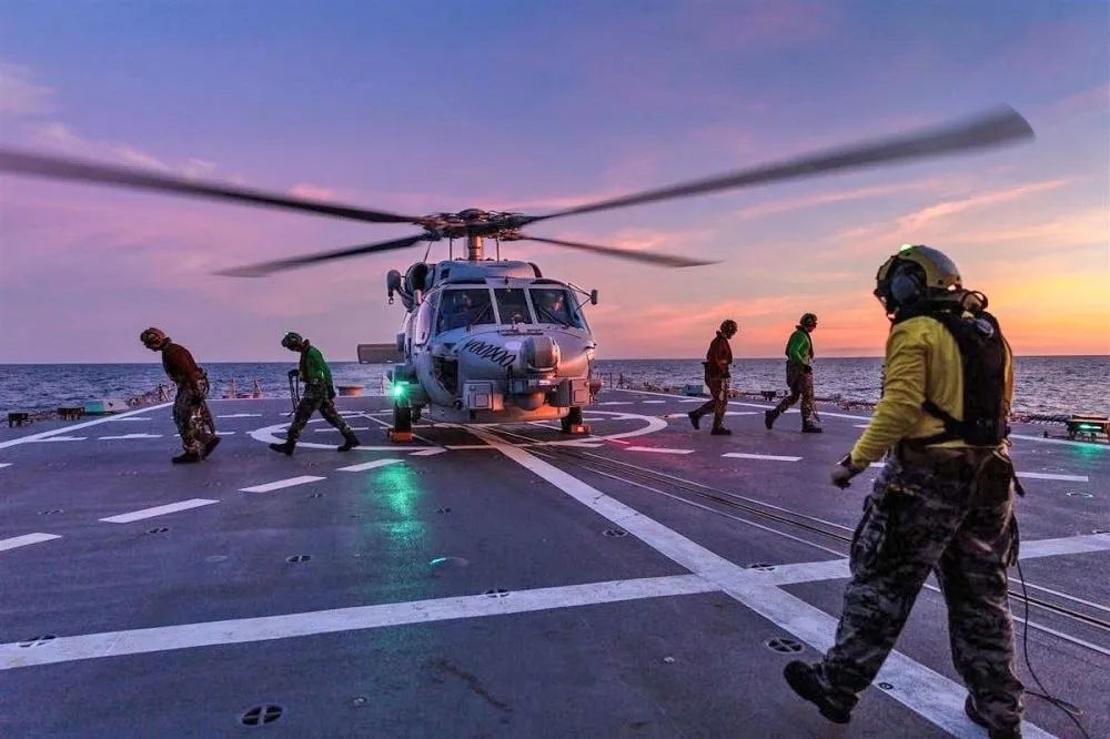 中國殲-10戰機射彈「險中」澳軍海鷹直升機　澳總理痛批不可接受