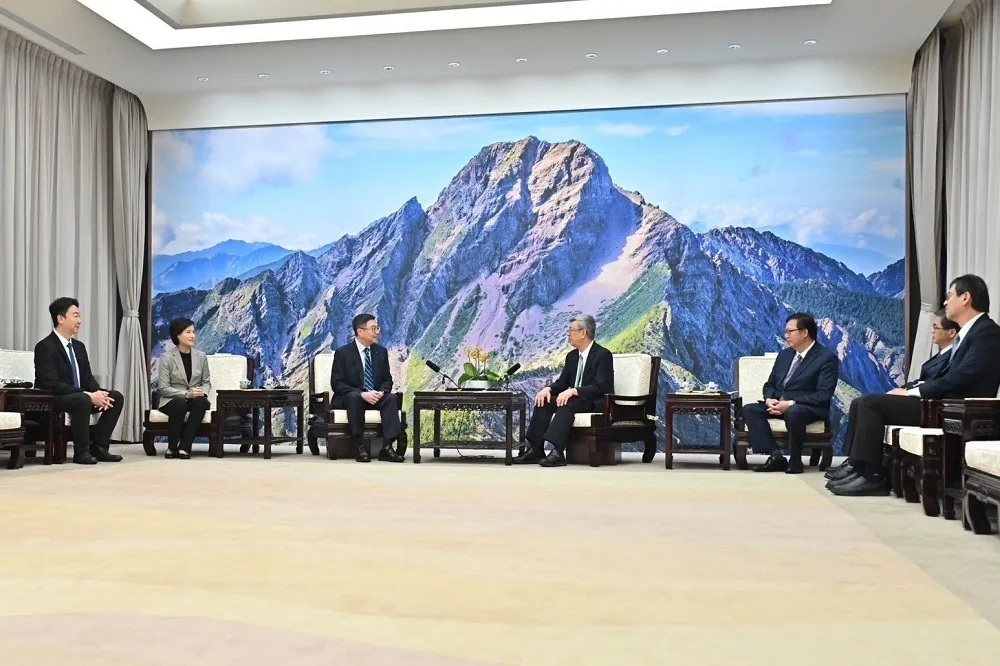 新舊內閣交接啟動　卓榮泰允諾做好防詐、加速災後重建