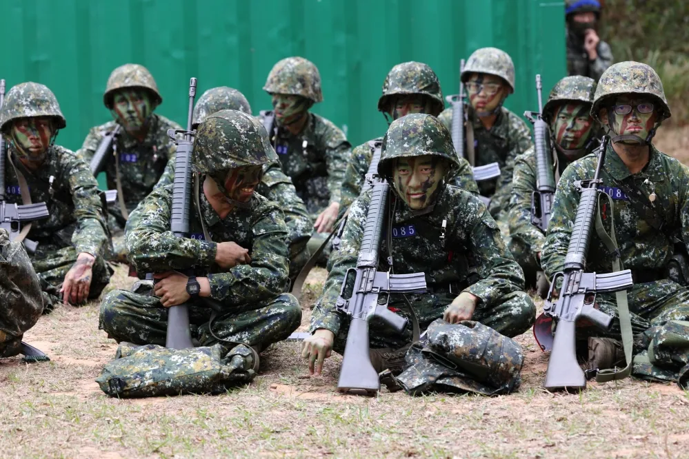 陸海空軍懲罰法修正草案初審通過　軍系藍委不挺徐巧芯刪「軍人悔過」