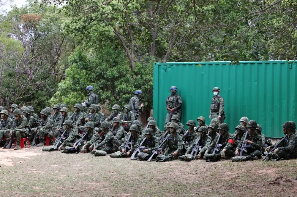 國軍疑酒醉抽煙大跳街舞影片上抖音　陸軍怒：已向憲兵隊告發