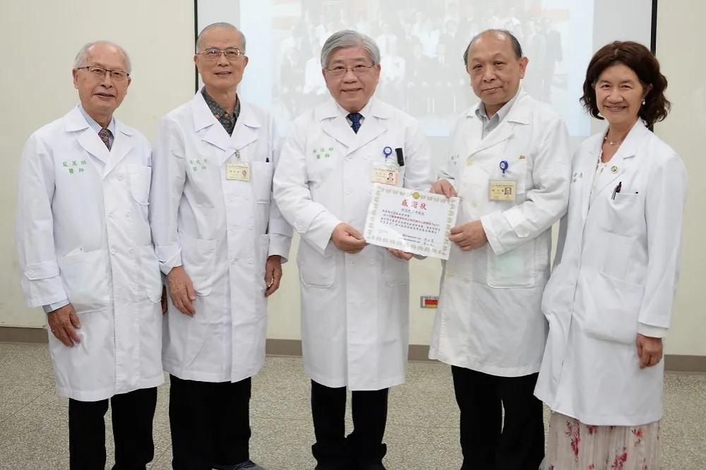 銀髮族護好口腔健康人不老　台大醫林俊彬分享秘訣