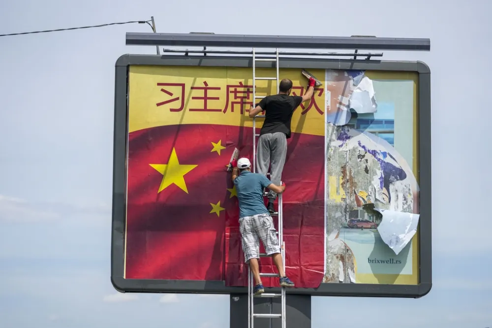 從邊陲敲打核心　習近平到歐洲挽救還能挽救的