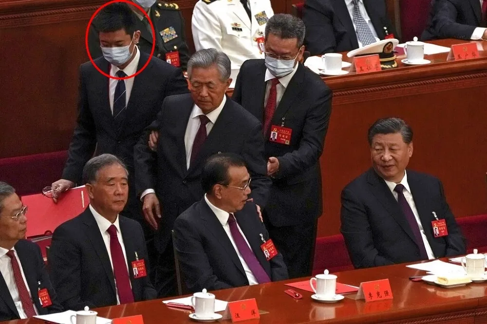 在習近平的陰影下　彭麗媛與孔紹遜的故事