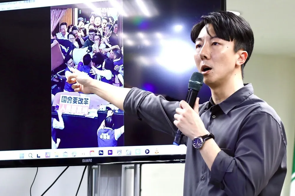 民進黨轟韓國瑜冷血無視綠委送醫　強行表決爭議案