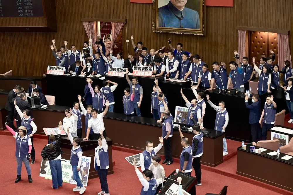 賴清德新考驗！15小時審議　總統國情報告「即問即答」通過二讀