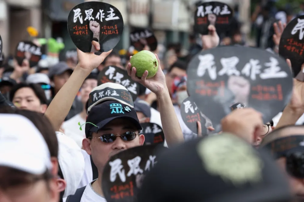 民眾黨519遊行痛斥綠開芭樂票　柯文哲喊執政傲慢只會罵在野黨