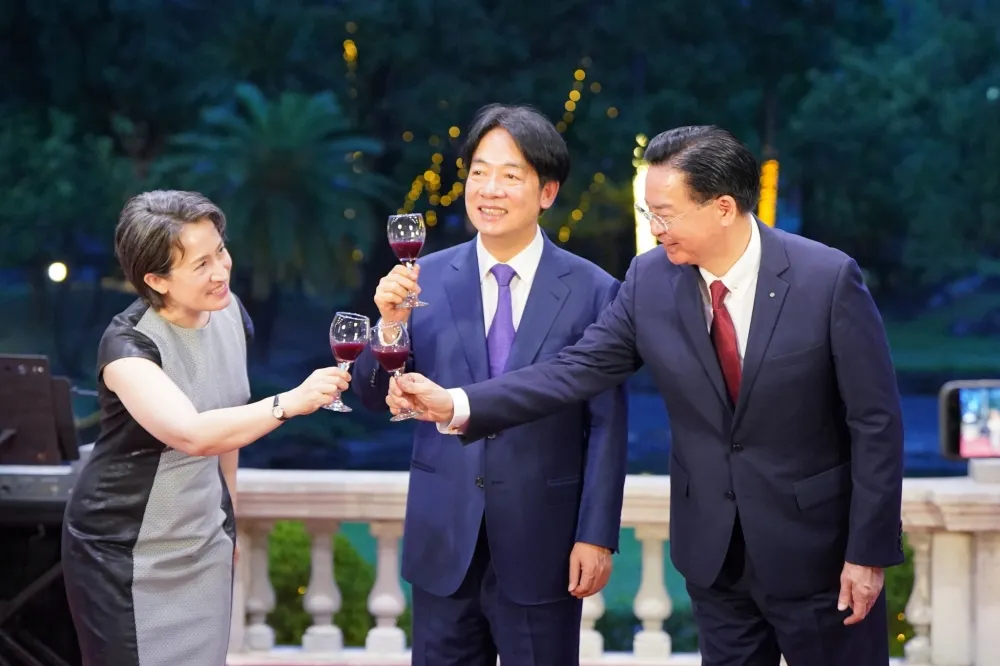 酒會歡迎慶賀團　賴清德：持續壯大台灣維持區域和平