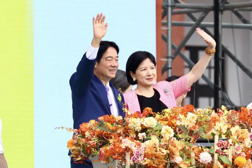 【520就職典禮】新「第一家庭」成員就位　賴清德與夫人吳玫如十指緊扣