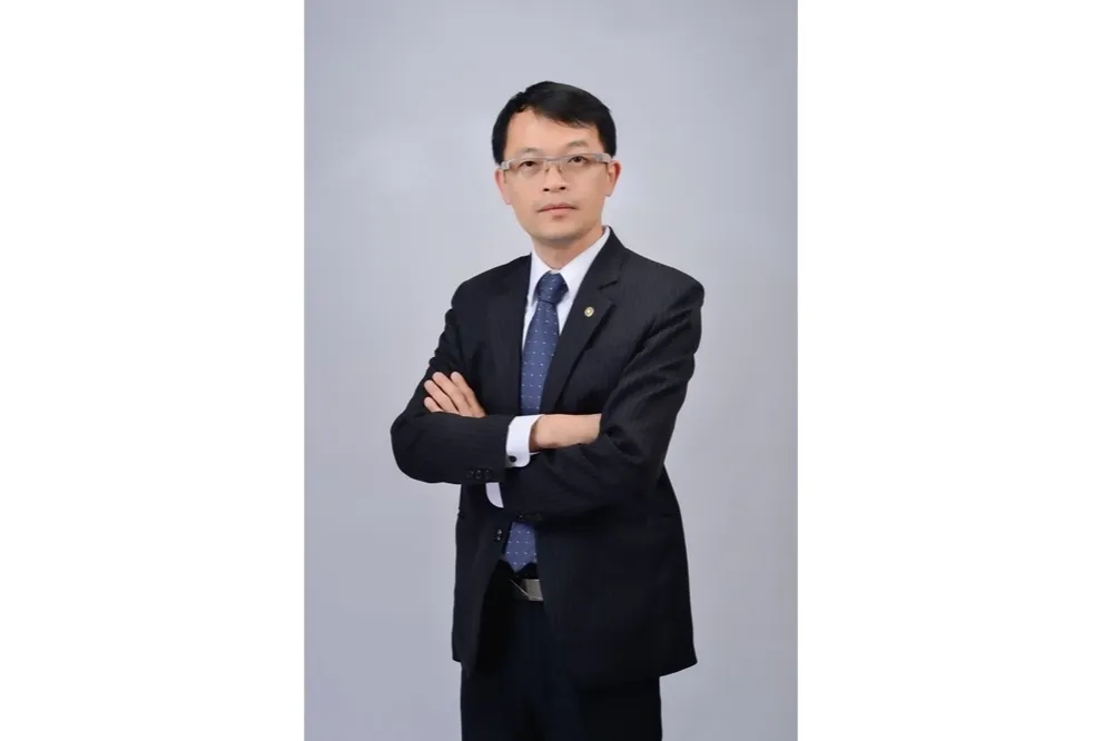 高市仲介公會理事長參選人鄭曜德　協助自營品牌　承諾當選後建置「物件聯賣平台」