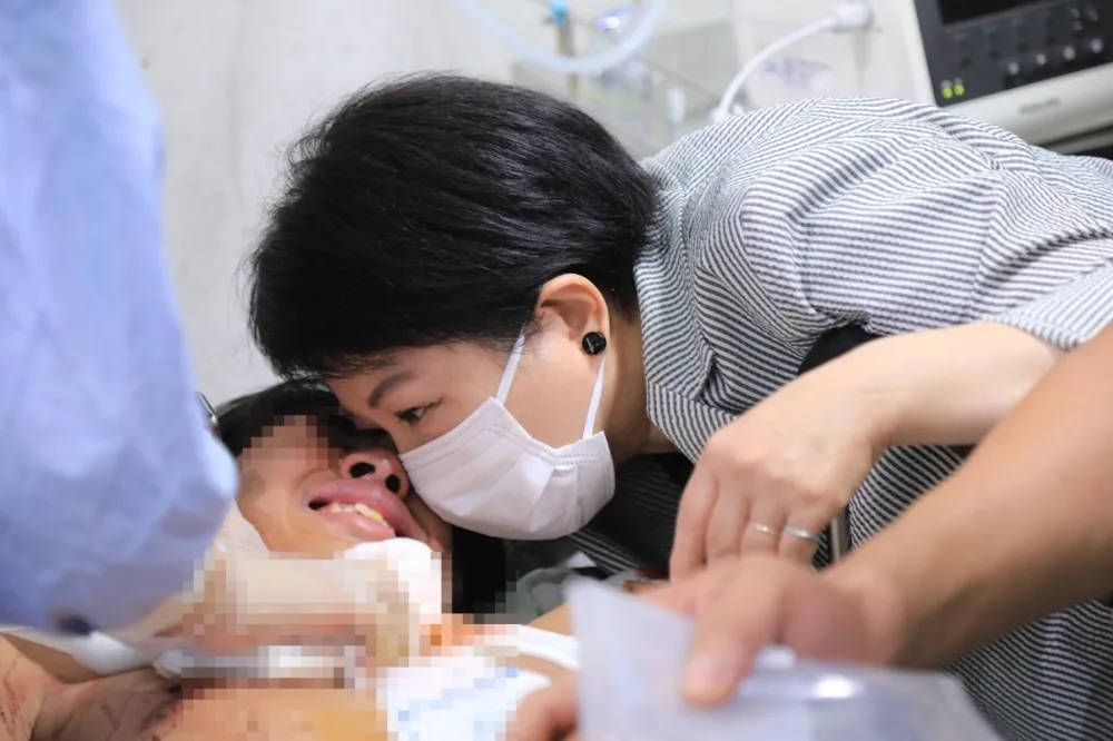 可惡！中捷兇手送醫怕疼大喊「我不想死」　少年卻被砍斷肋骨渾身22處刀傷