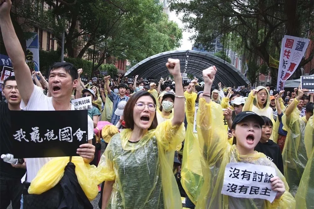 民團號召明早9點包圍立院　立院總務處今晨封閉大門