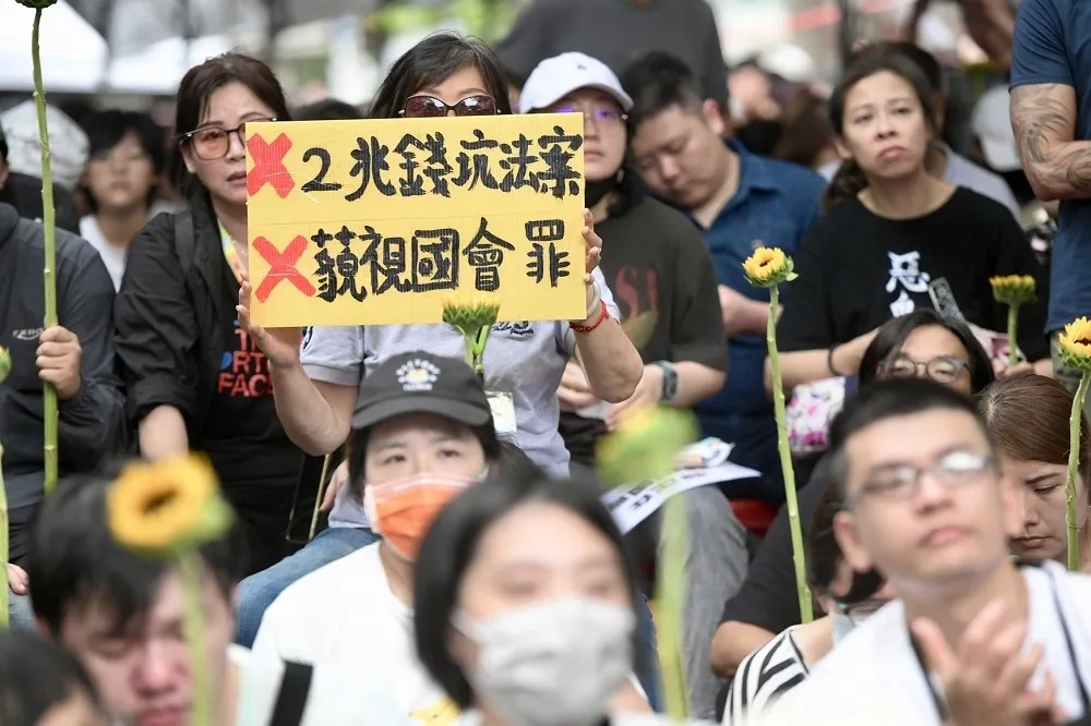 不是國會改革　是濫權與裡應外合