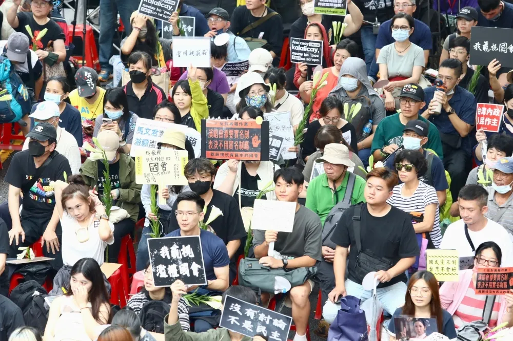 立院外人潮集結！傳「中山南路權」被藍營借走　警方說話了