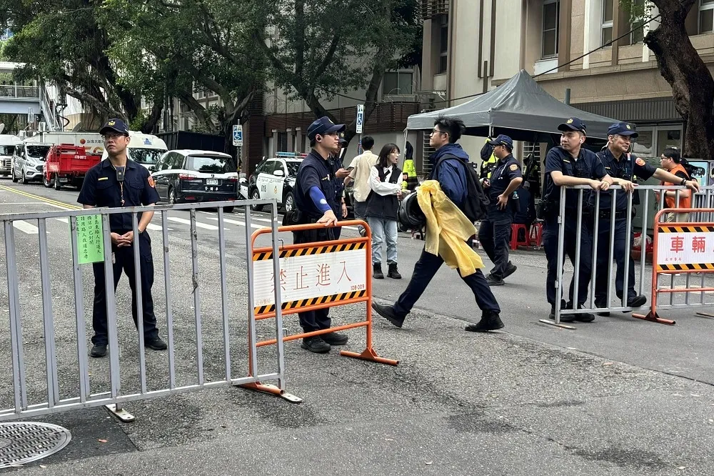 【立院路權戰】國會改革正反方支持者包圍　警力擴增至500人