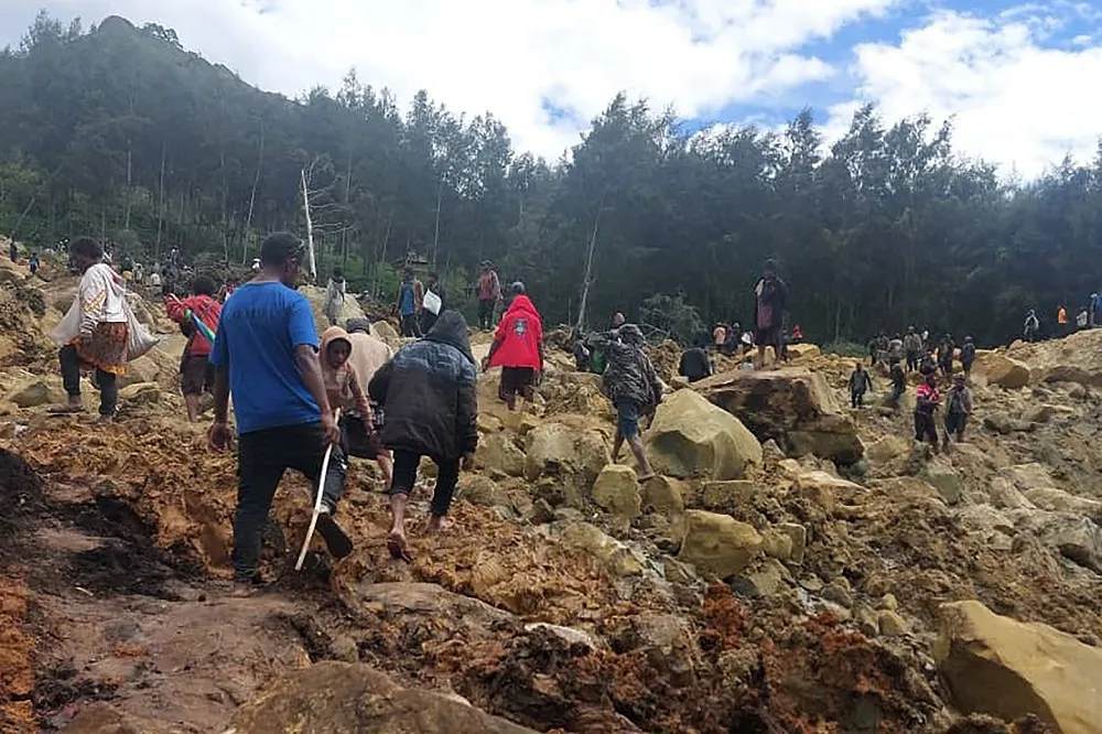 巴布亞紐幾內亞暗夜大規模山崩　多達670人遭活埋