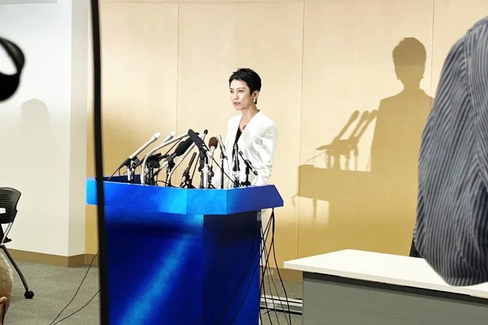台日混血議員蓮舫宣布參選東京都知事　批小池百合子與自民黨狼狽為奸