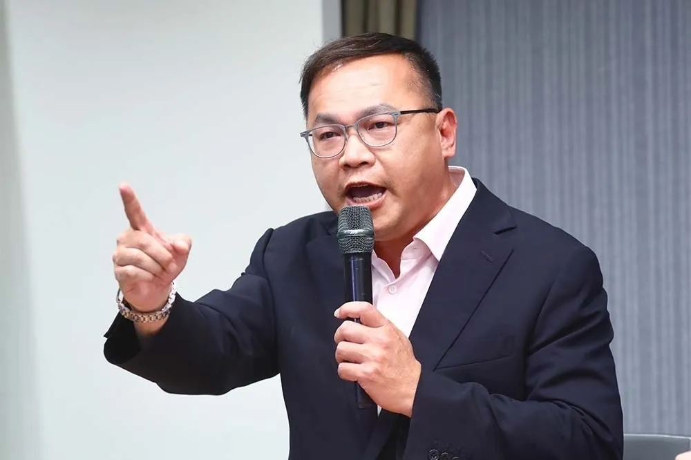 王義川監控「青鳥」？　資安專家解讀：要弄清楚個資和人流的區別