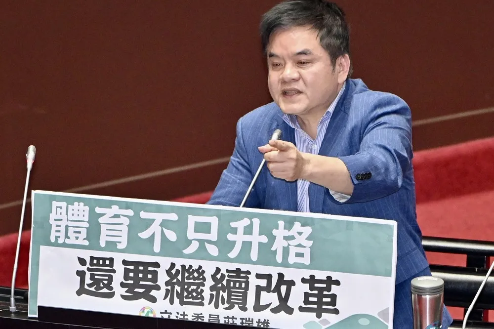 批傅崐萁帶團赴中像耍猴戲　莊瑞雄爆粗口「兩岸春暖花開開個屁」