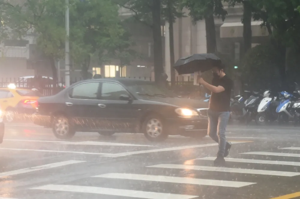 最猛鋒面降雨來了！19縣市大雨特報僅3地閃過　雨量前10名地區曝光