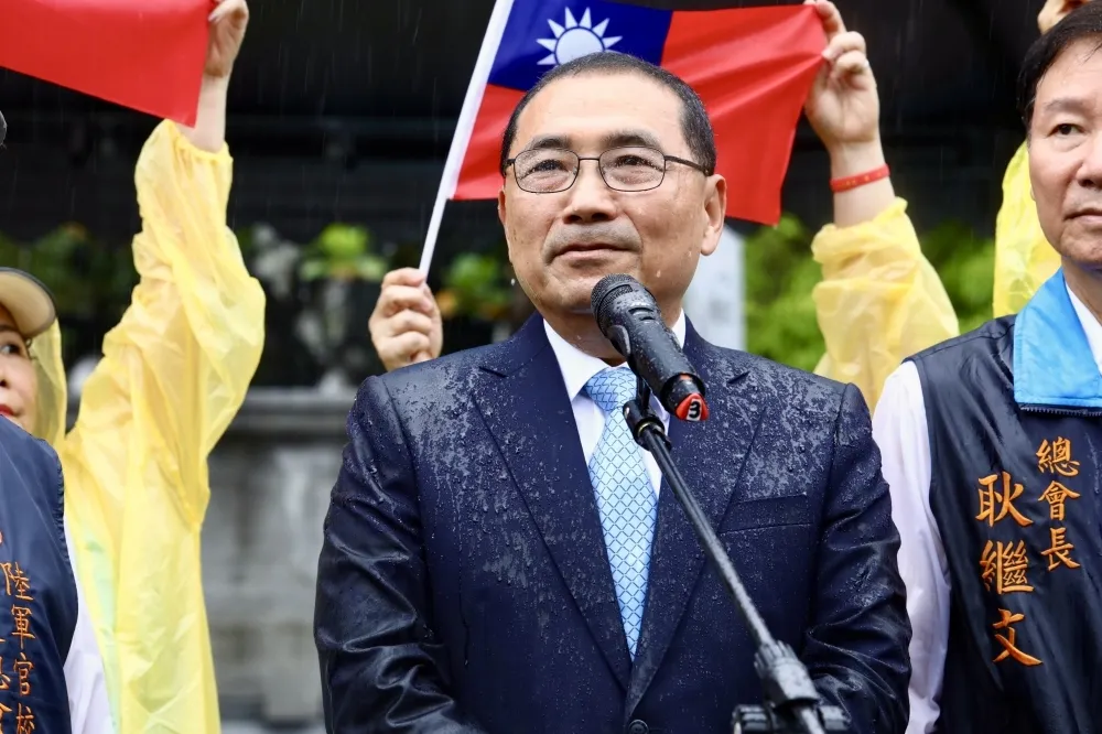 2026新北誰接棒？李四川、劉和然都到三重先嗇宮跑攤　侯友宜這樣看