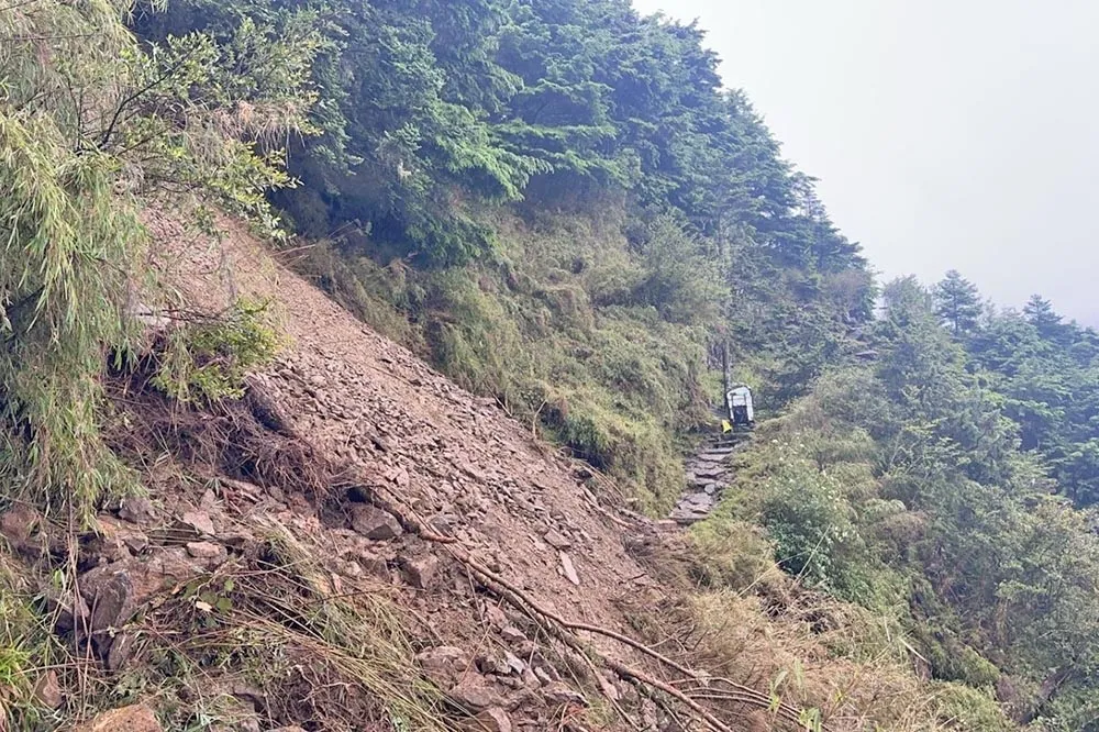 玉山主峰步道坍方20公尺　緊急宣布今起暫停入園