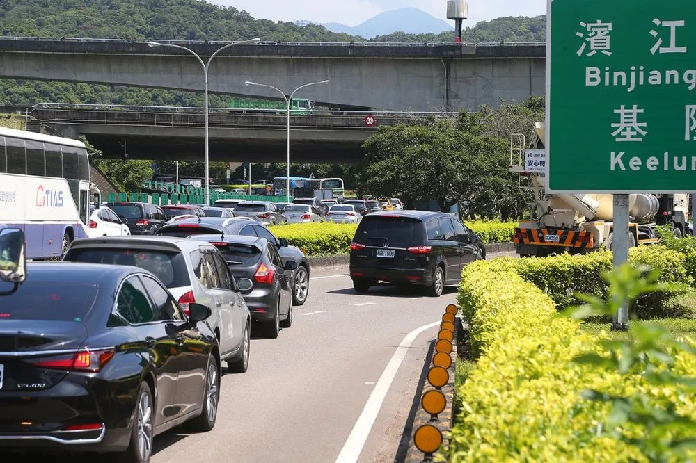 【懶人包】端午連假出遊怕塞車？　「尖峰時刻、匝道管制、替代道路」一次看