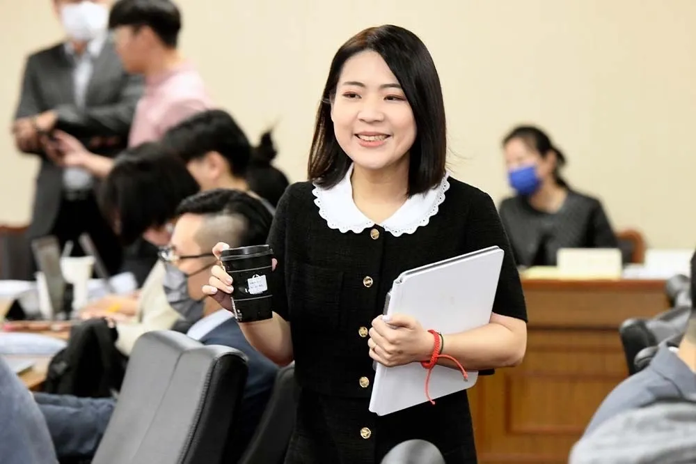 徐巧芯指控助民進黨監控青鳥　中華電信否認：客戶資料未儲存子公司