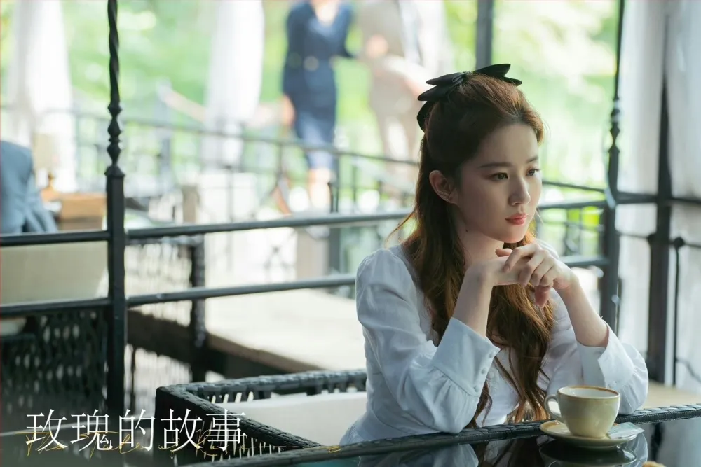 《玫瑰的故事》劉亦菲穿泳裝大秀身材辣翻　網友驚喜發現她「1特點」全球僅3%女生有