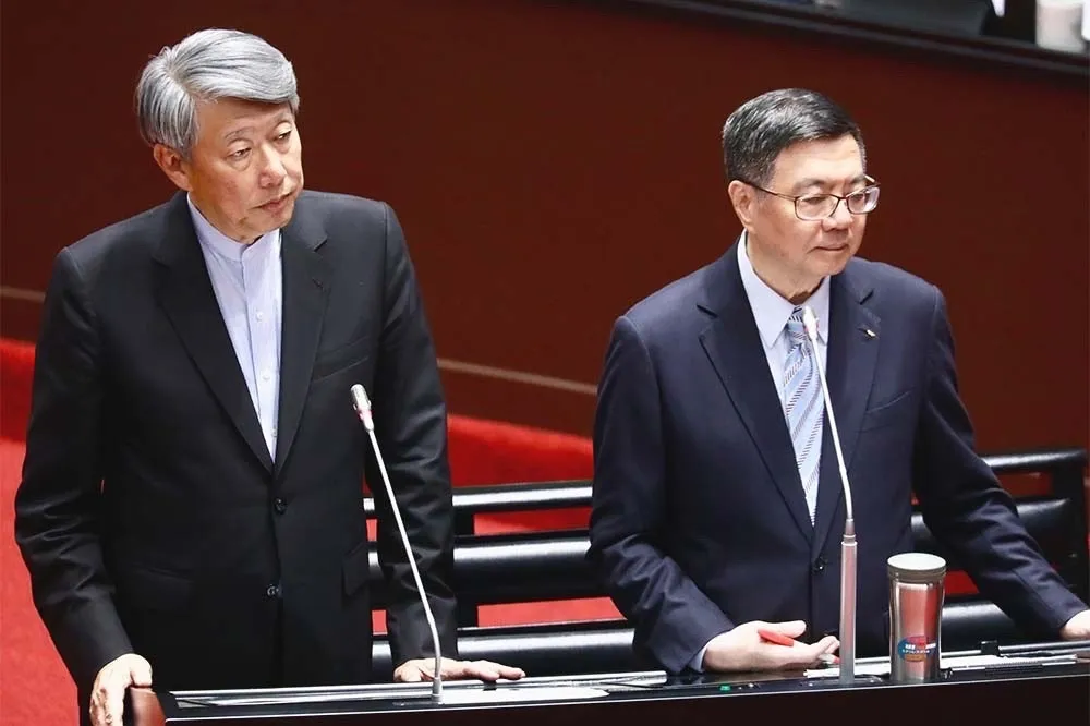 【鏡新聞民調】卓內閣上路滿月滿意度47.9％　「核電自走砲部長」民調居首