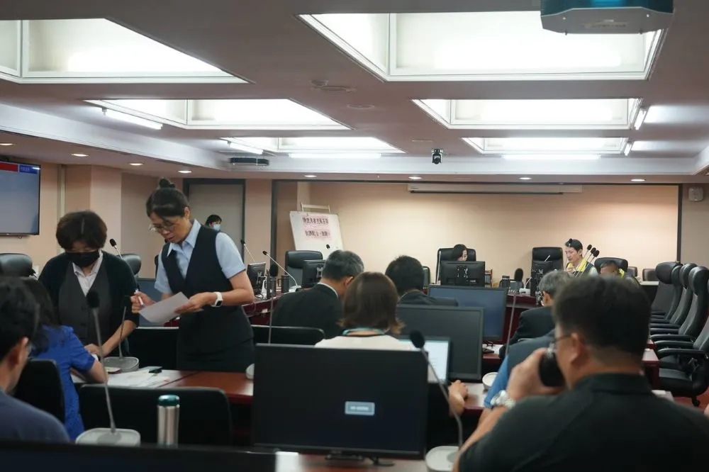 【台智光弊案】外加網路服務費列機密　柯市府前秘書長陳志銘疑有黑箱