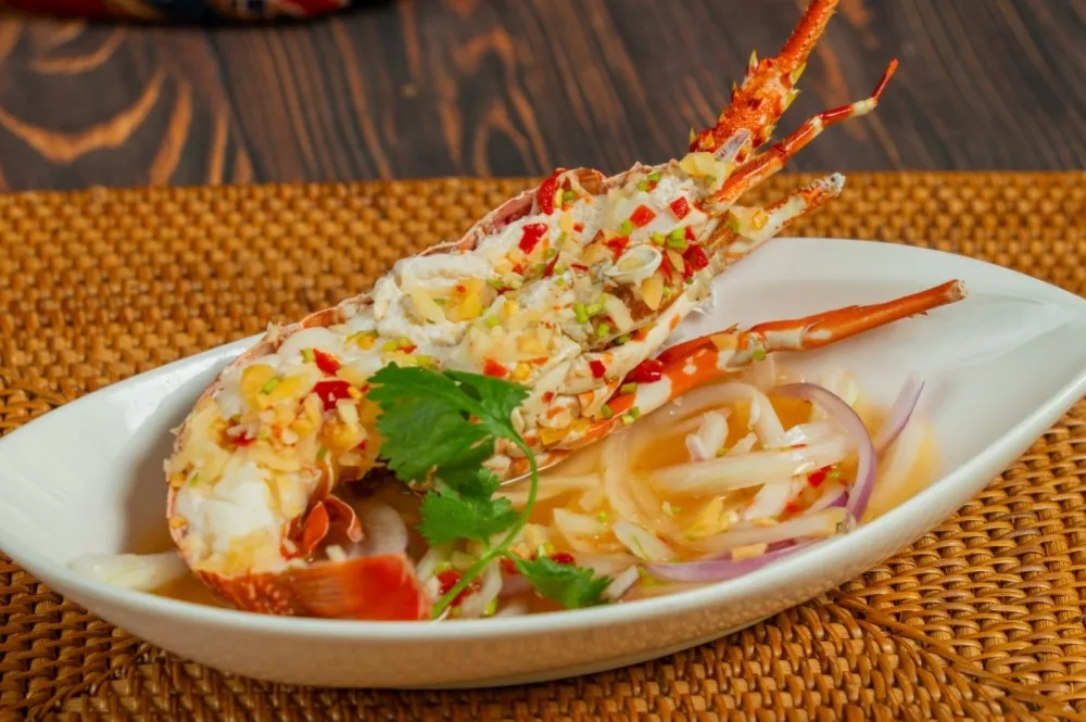 快拿身分證！台北大直 Buffet「豐 FOOD 海陸百匯」7 月推東南亞新菜　姓名「4 字對中 1 字」送泰式龍蝦