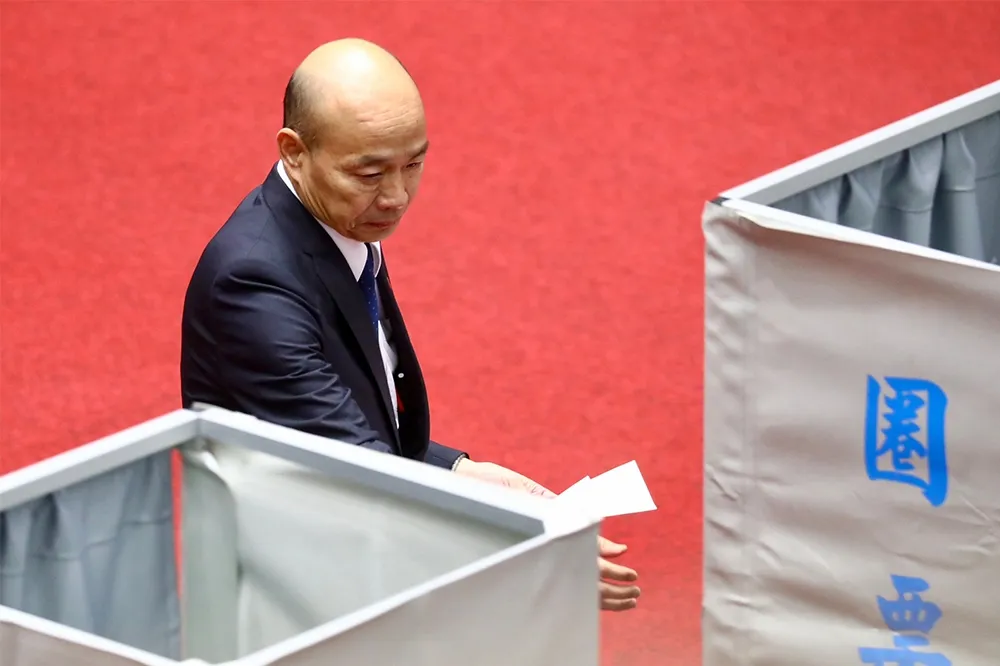 國會改革覆議案遭否決　韓國瑜投票遭綠營批「破壞議事中立」