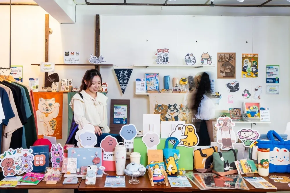 【有片】限時 2 天！Pinkoi 插畫角色療心特展開跑　集結 20 間特色品牌、似顏繪與濕拓畫體驗