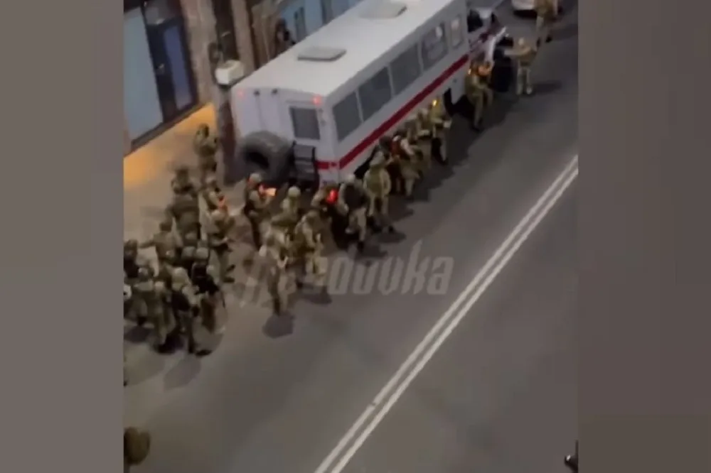 【有片】俄達吉斯坦槍手恐攻教堂與警所　15名警察殉職1神父遇害
