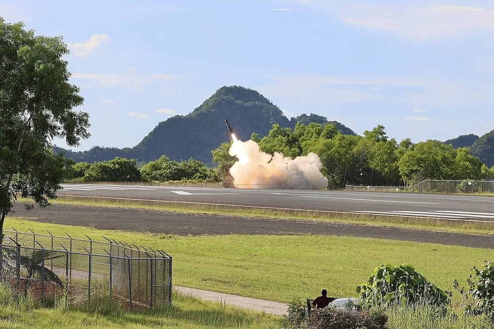 美陸軍「勇敢之盾 24」聯演首度境外部署PrSM飛彈　參與1.7萬噸靶艦擊沉演習